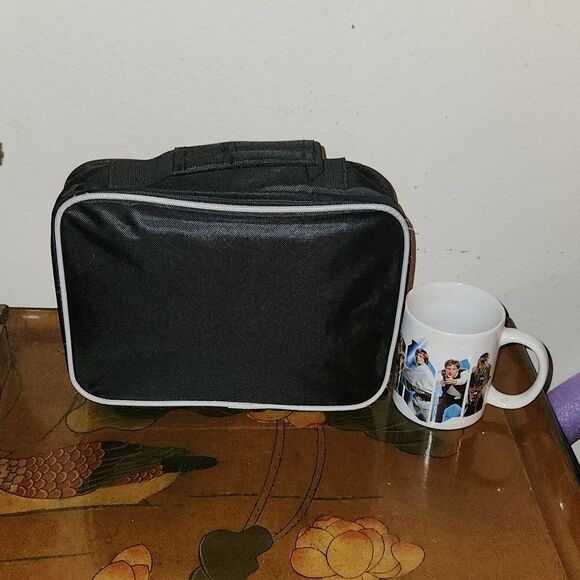 Nike Insulated Lunch Bag - Picture 2 of 5